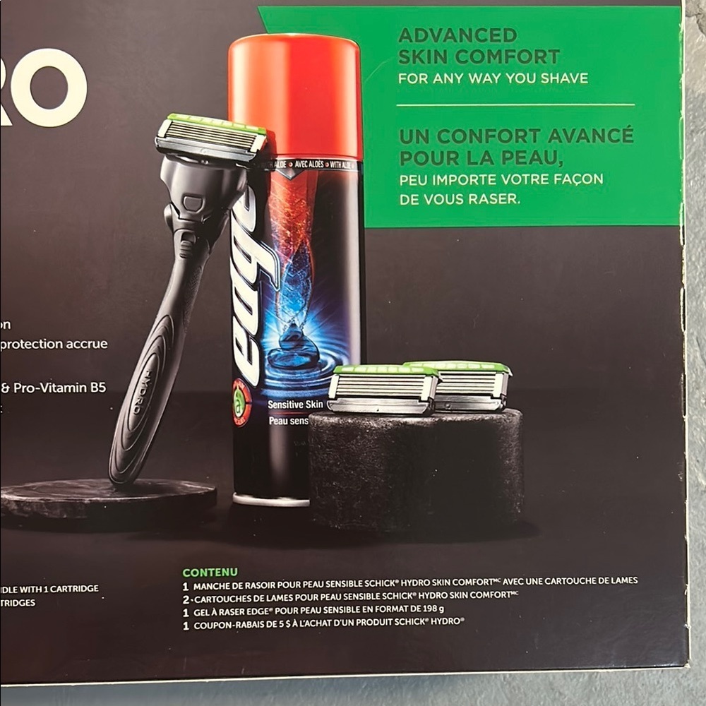 NEW Sealed Schick Shaving Kit Hydro Skin Comfort for Sensitive Skin - Picture 2 of 4